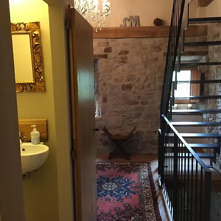 בית נופש Castello Di Brandola *